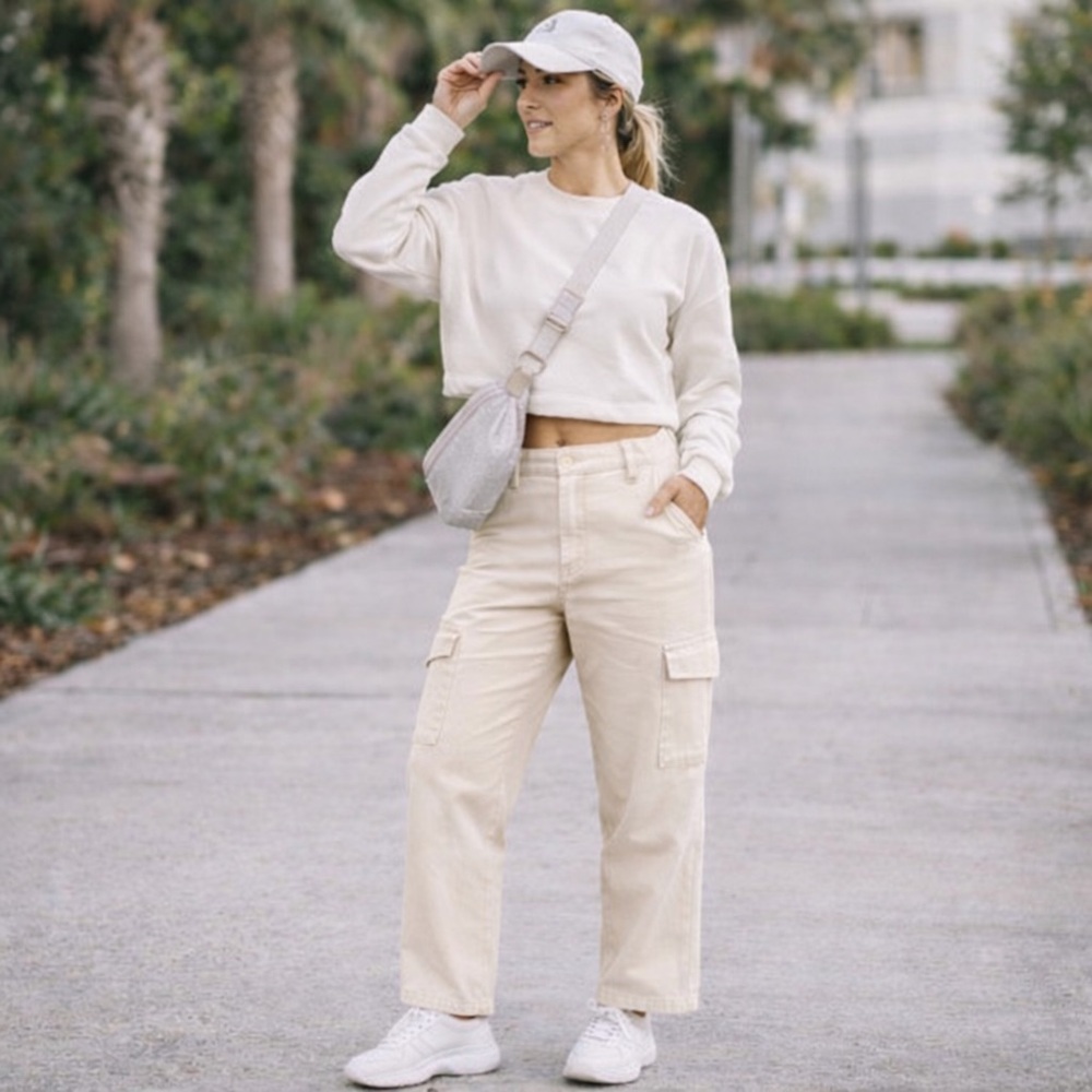 Aritzia Cream Cargo Pants